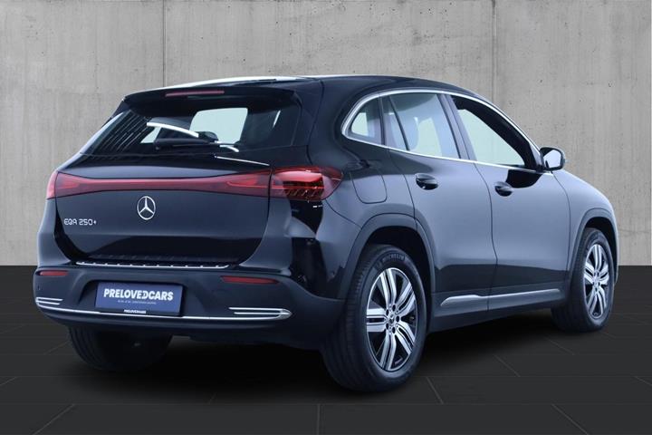 Sort Mercedes EQA250+ fra 2024
