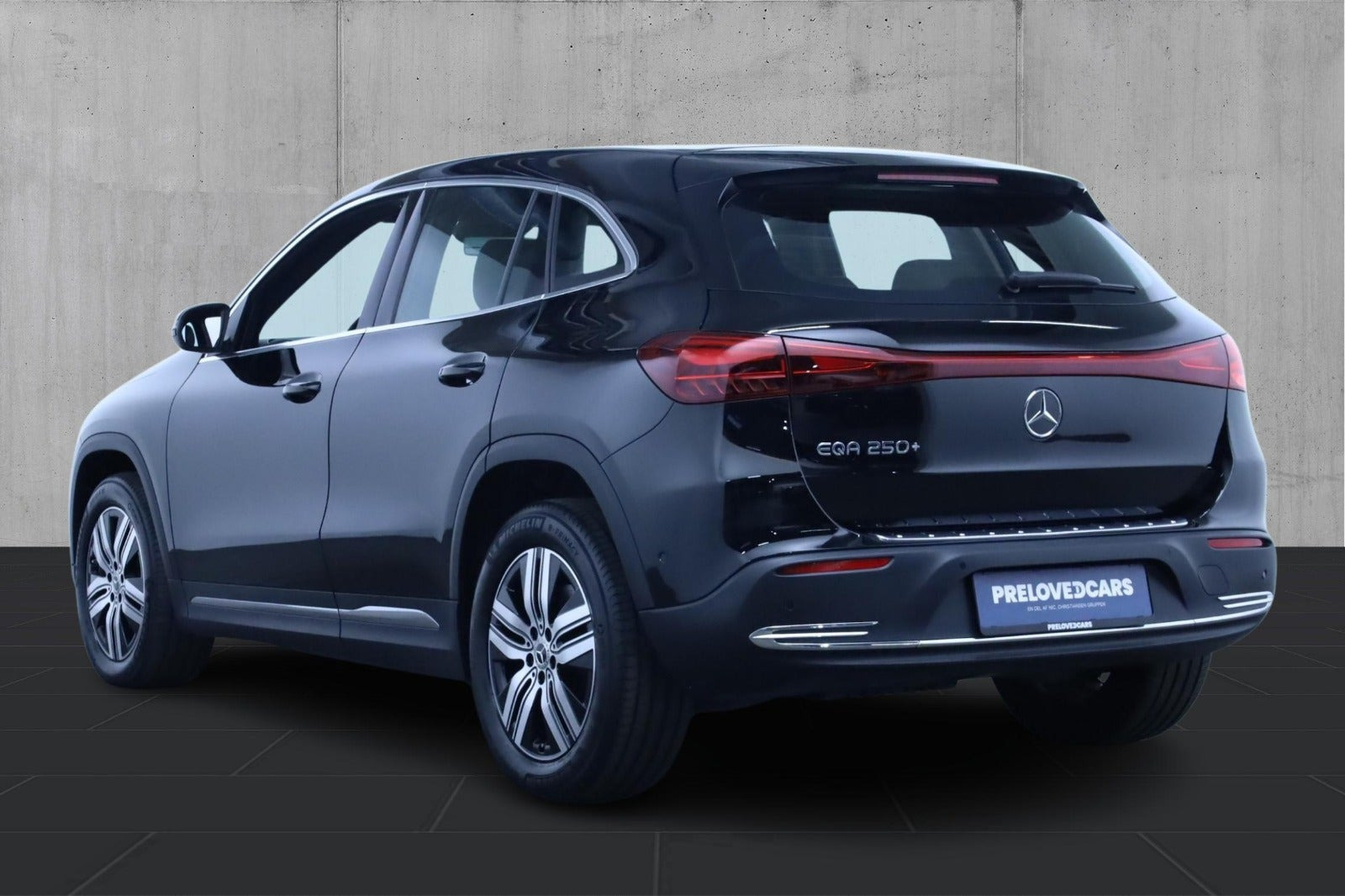 Sort Mercedes EQA250+ fra 2024