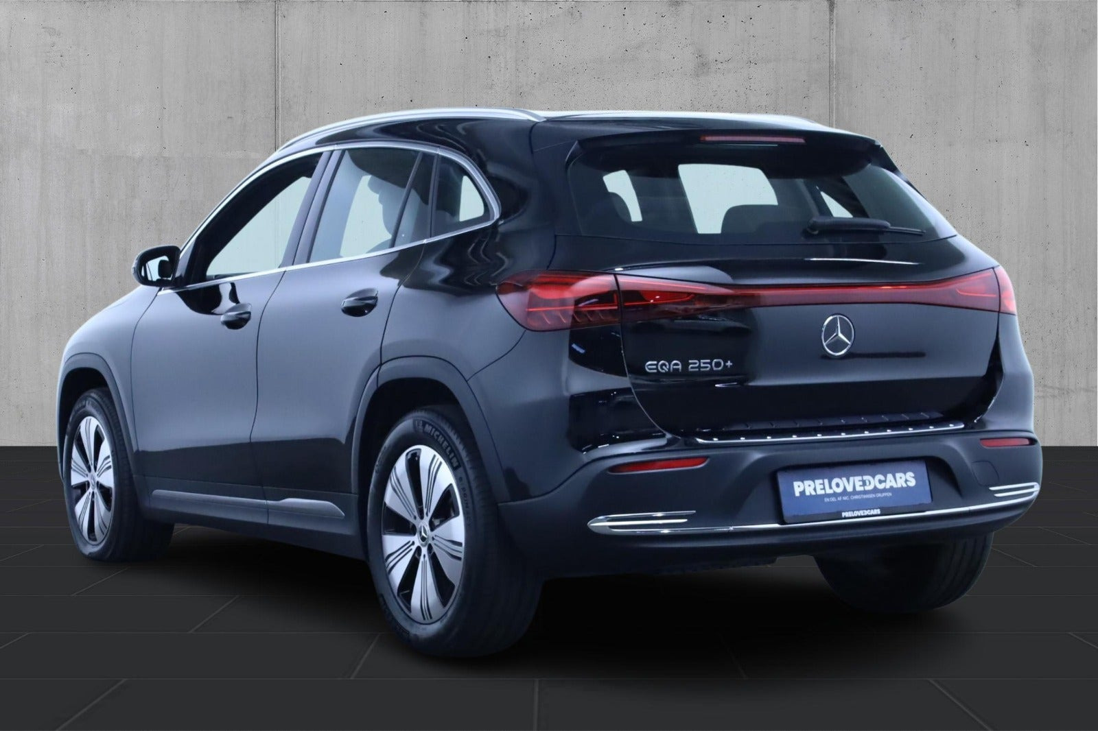 Sort Mercedes EQA250+ fra 2025