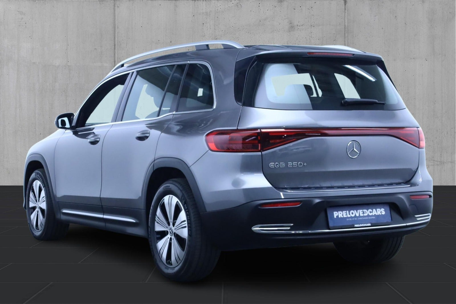 Grå Mercedes EQB250+ fra 2026