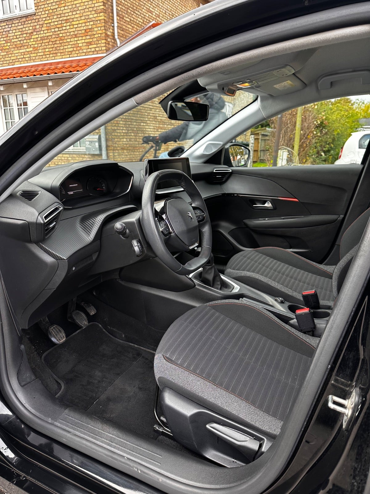 Sort Peugeot 208 fra 2022