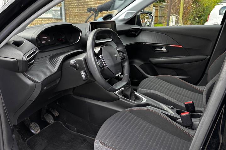 Sort Peugeot 208 fra 2022
