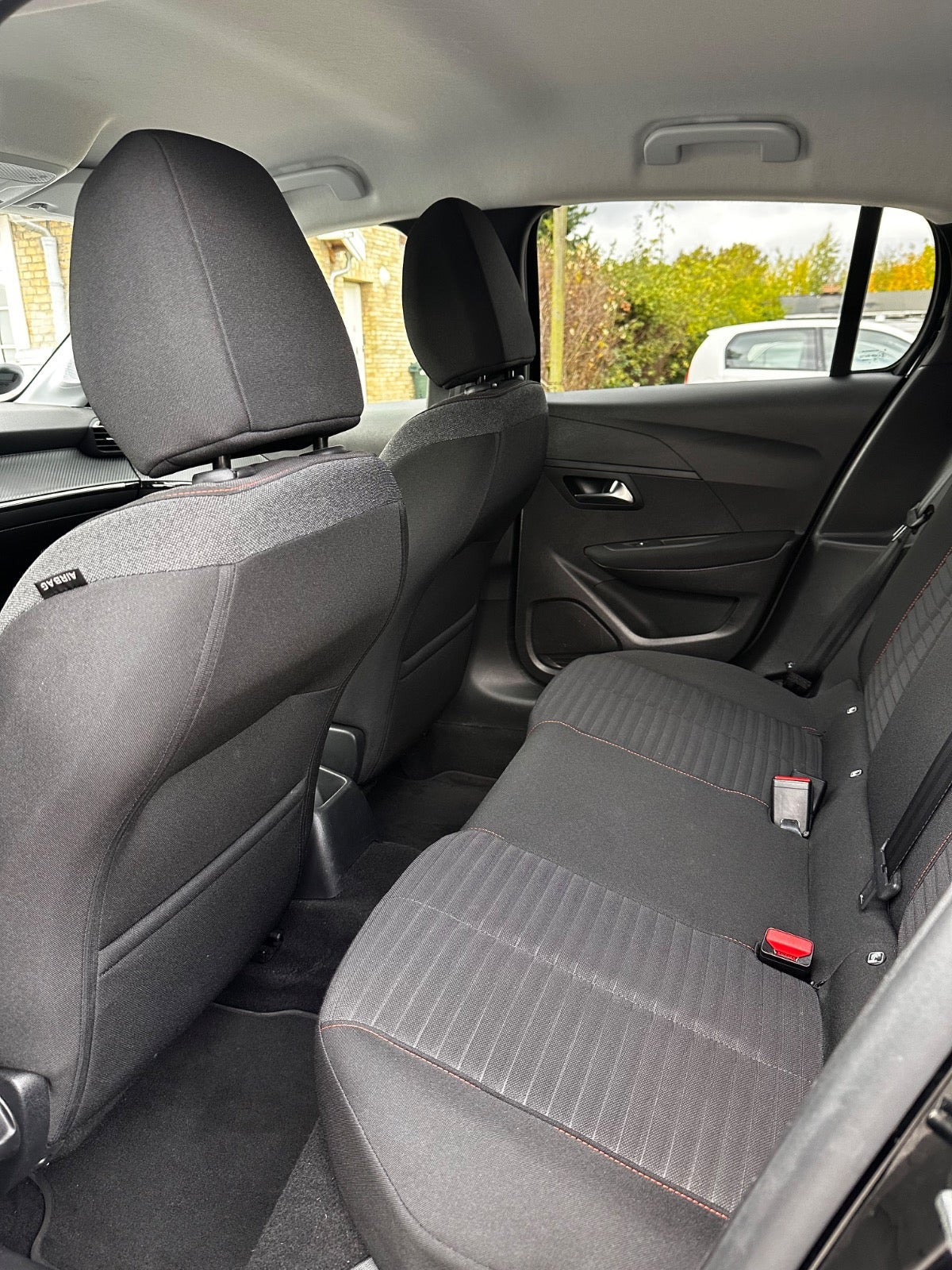 Sort Peugeot 208 fra 2022