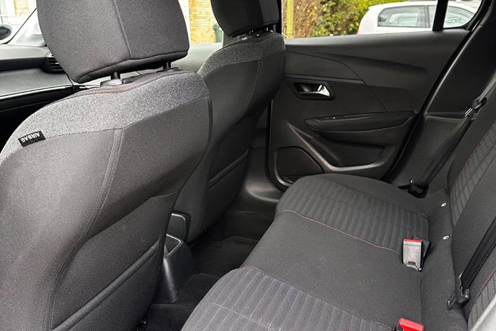 Sort Peugeot 208 fra 2022