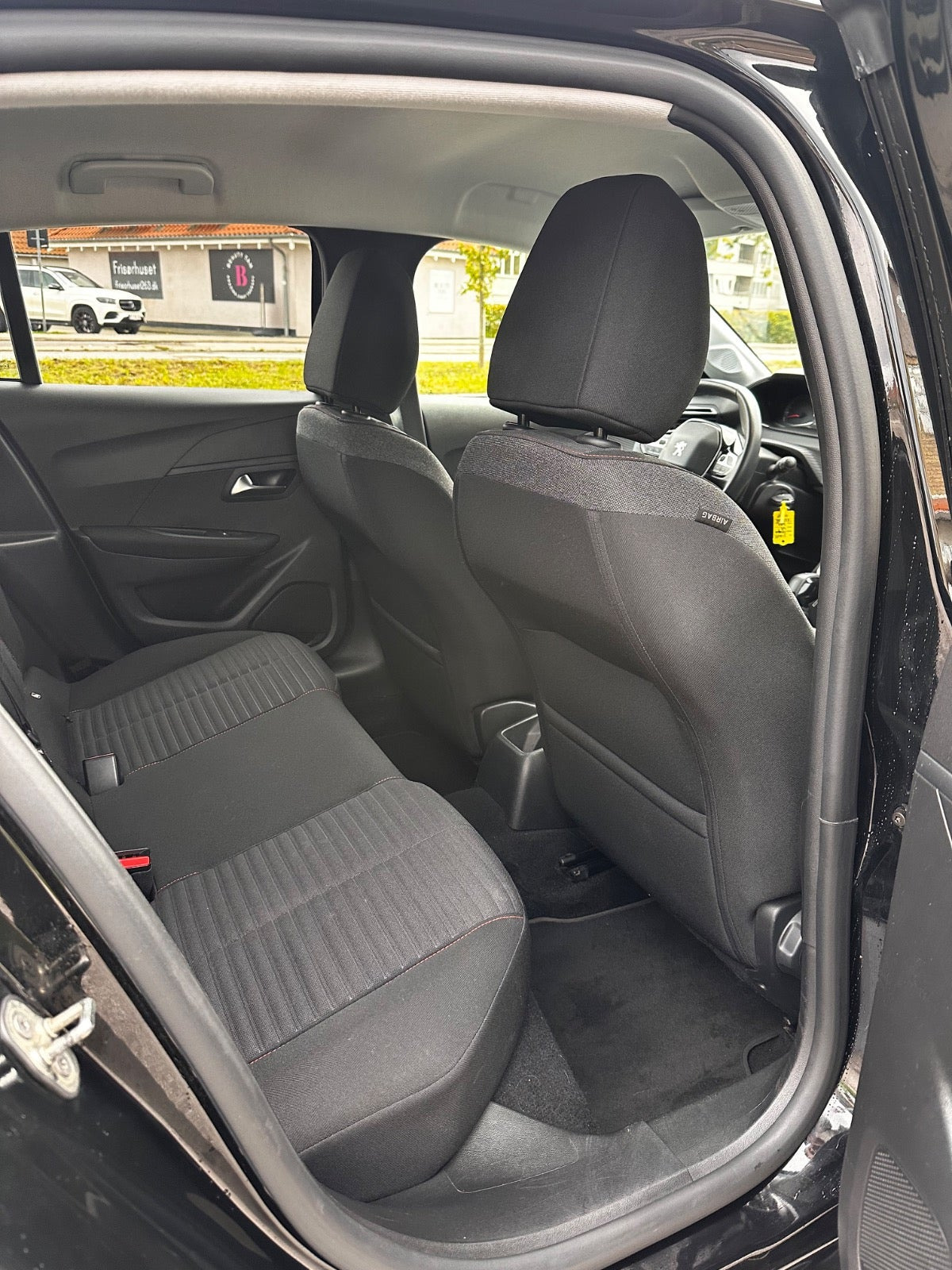 Sort Peugeot 208 fra 2022