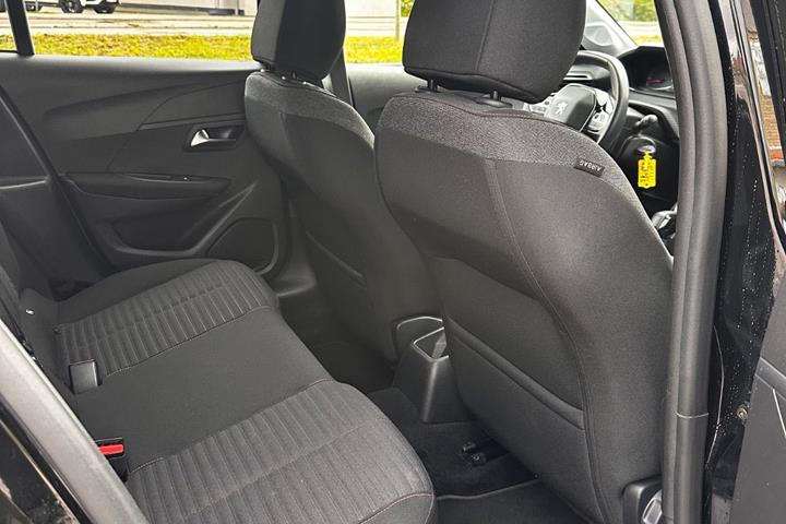 Sort Peugeot 208 fra 2022