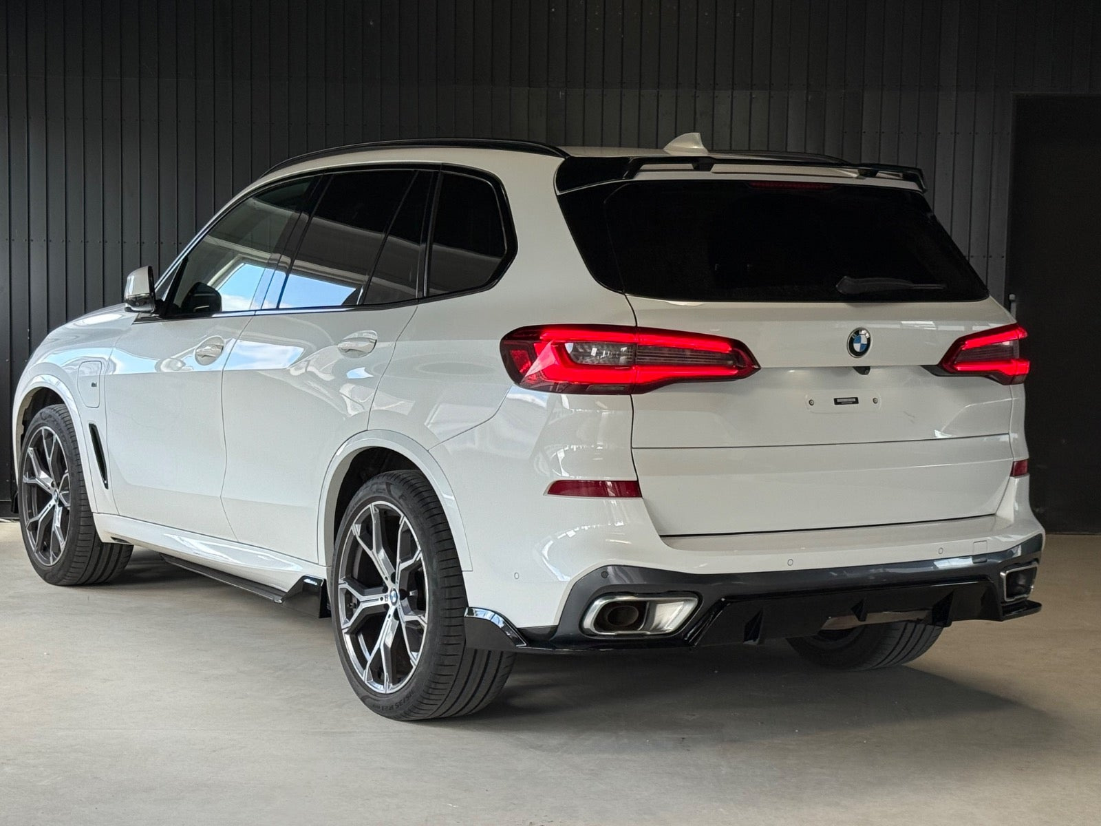 Hvid BMW X5 fra 2020