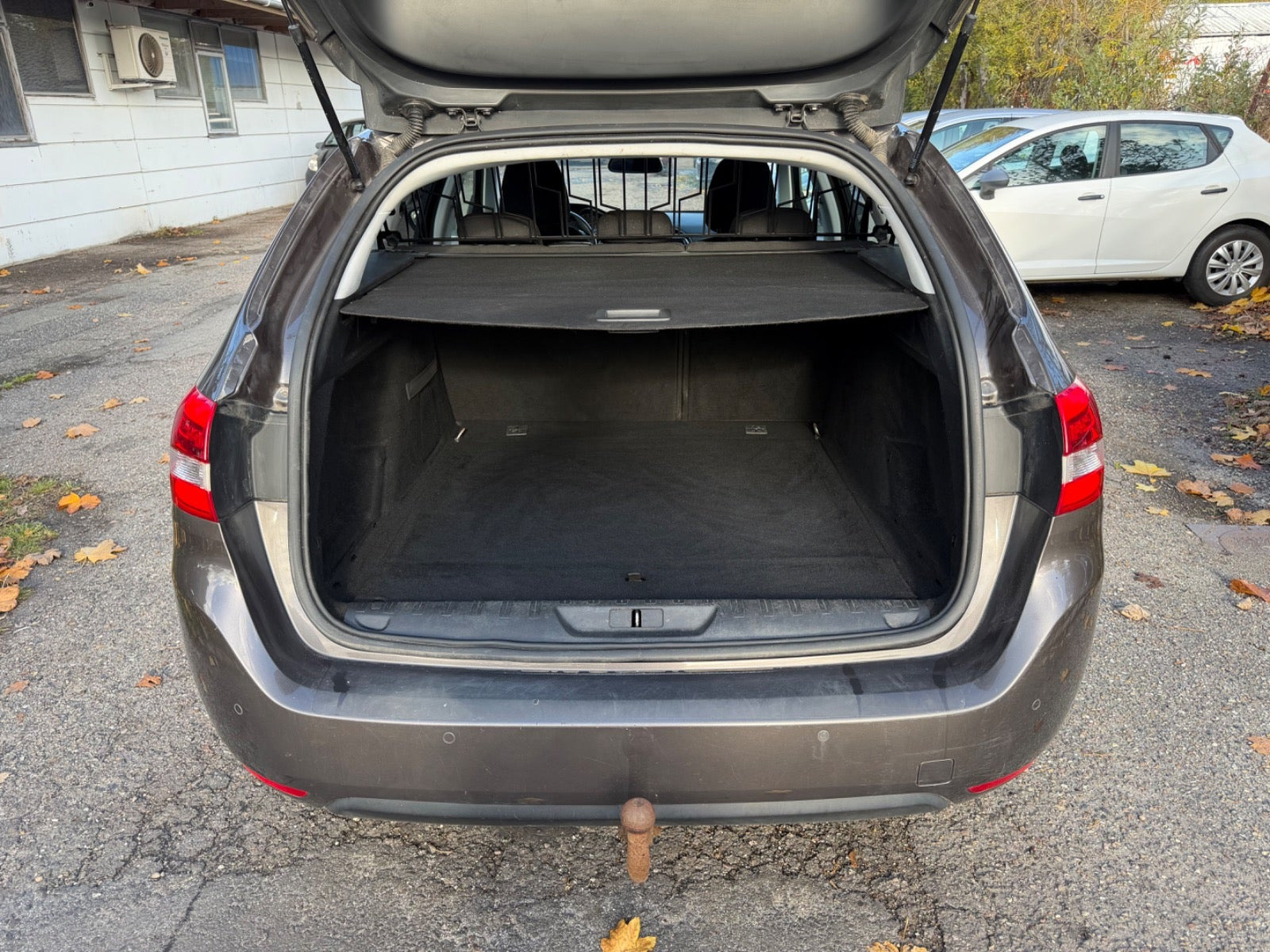 Grøn Peugeot 308 fra 2015