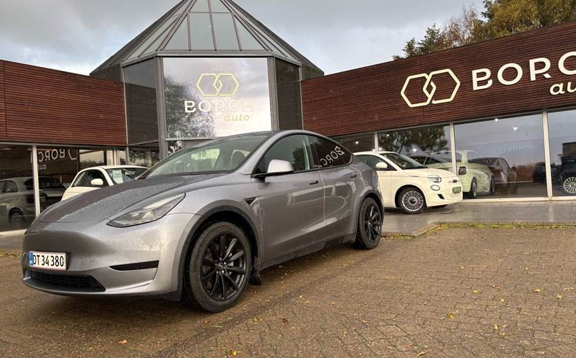 Tesla Model Y RWD