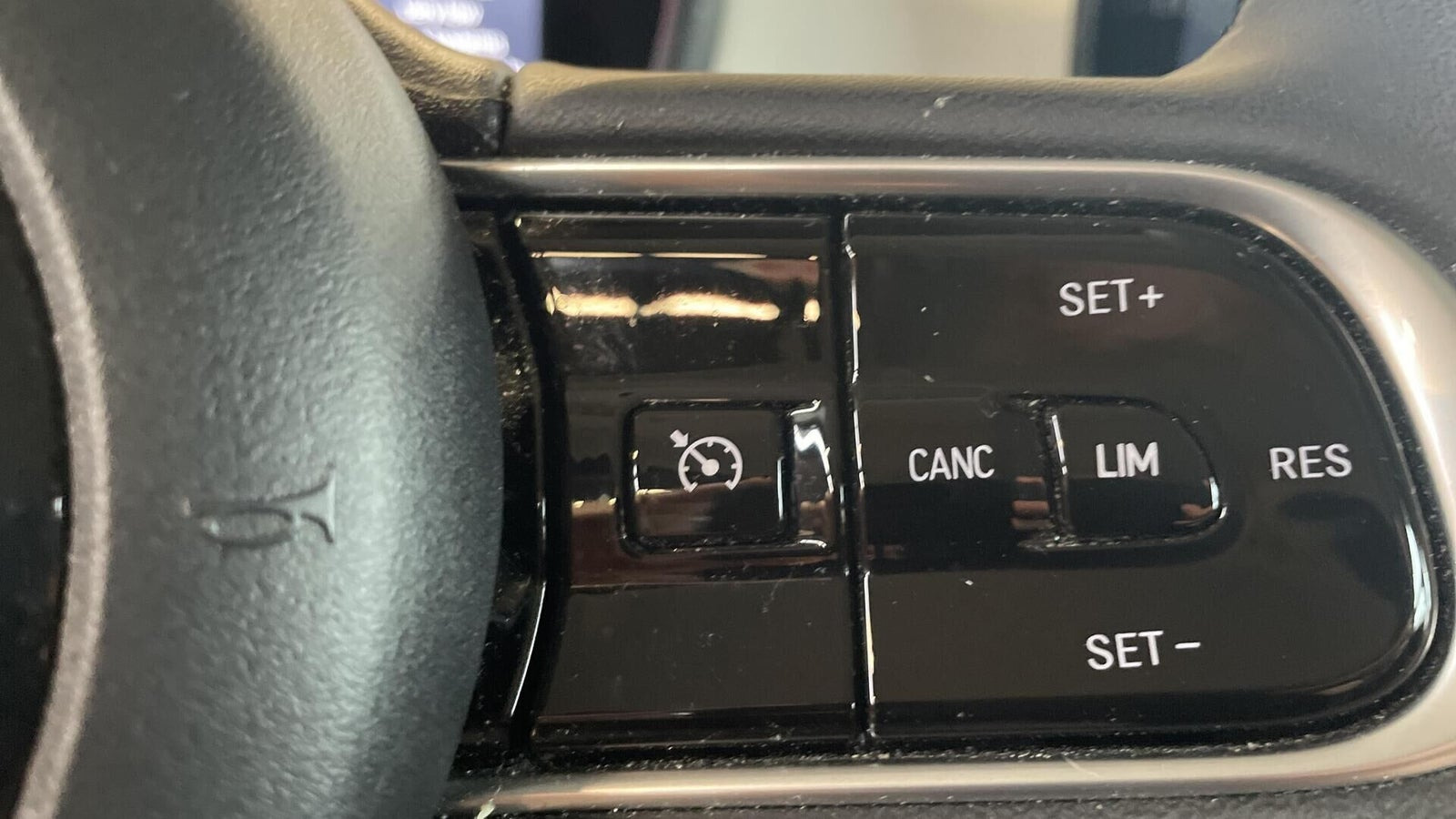 Hvid Fiat 500e fra 2023