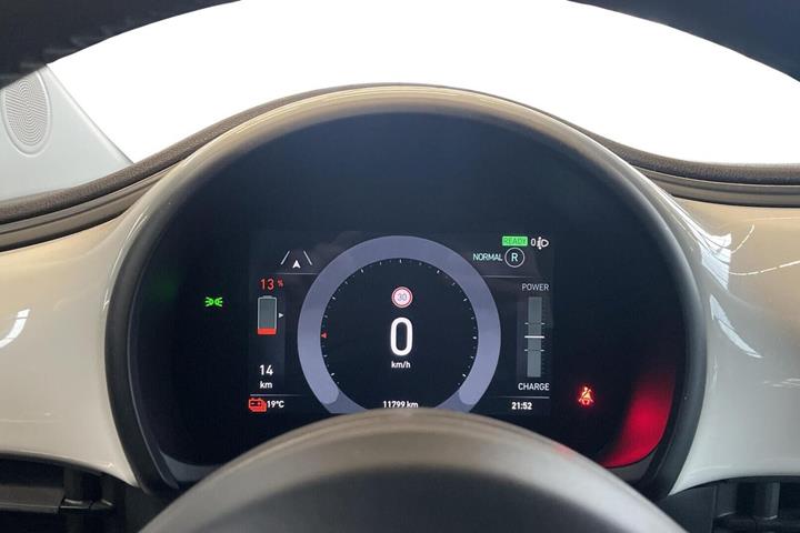 Hvid Fiat 500e fra 2023