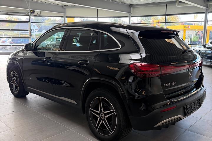 Sort Mercedes EQA350 fra 2024