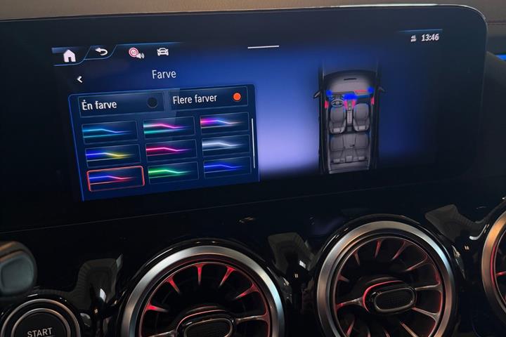 Sort Mercedes EQA350 fra 2024