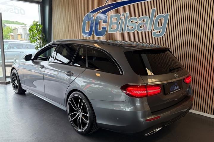 Grå Mercedes E300 de fra 2020