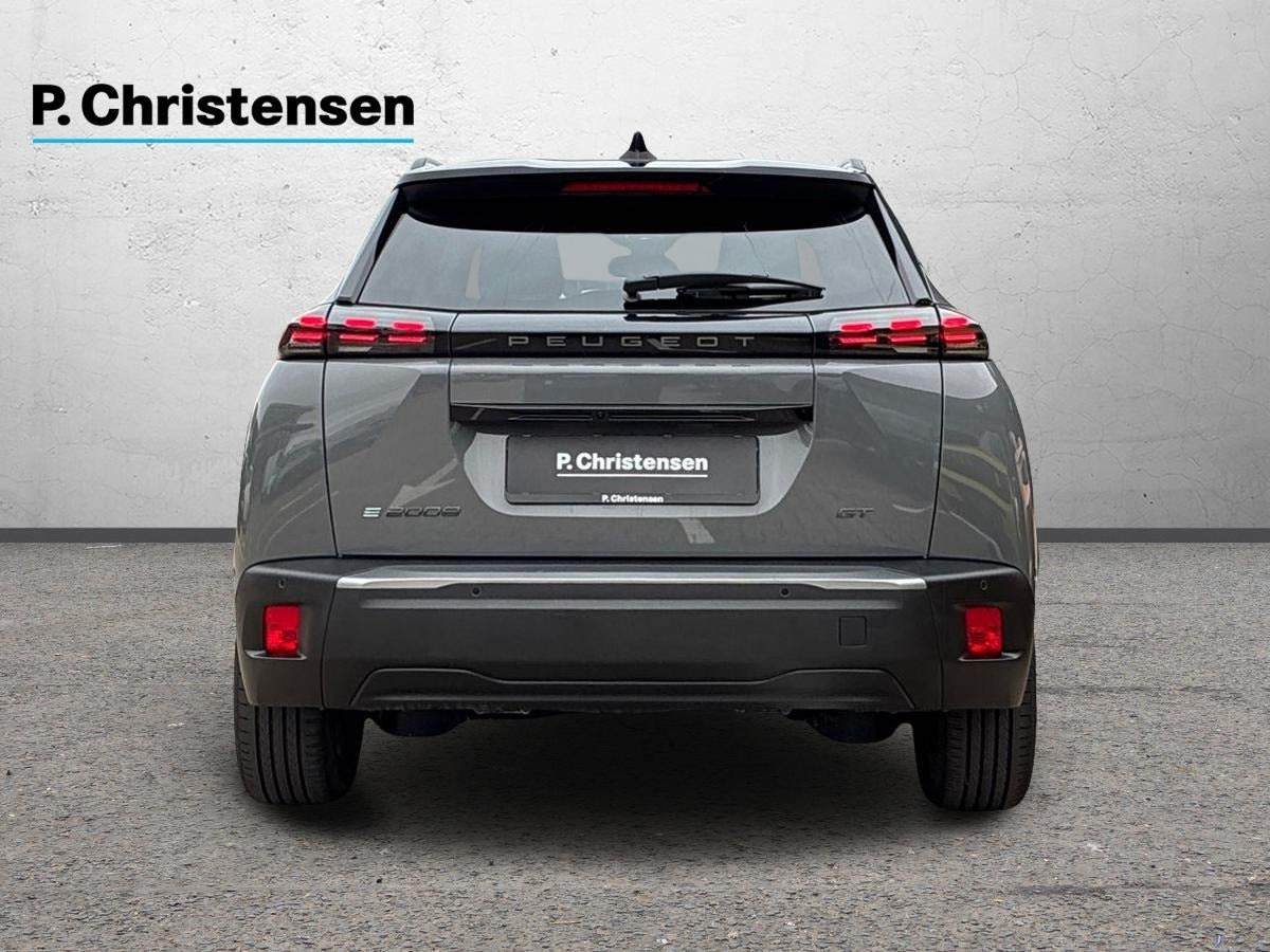 Grå Peugeot e-2008 fra 2025