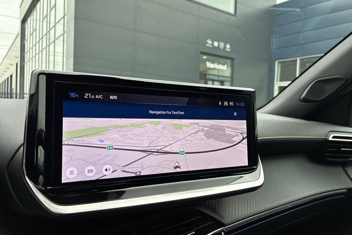 Grå Peugeot e-2008 fra 2025