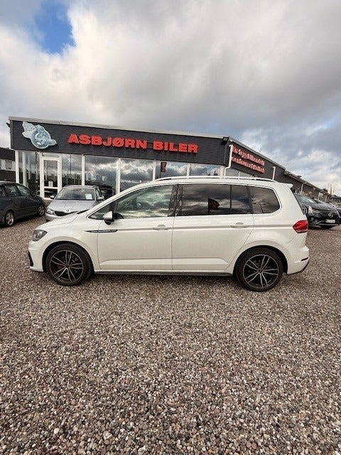 Hvid VW Touran fra 2018