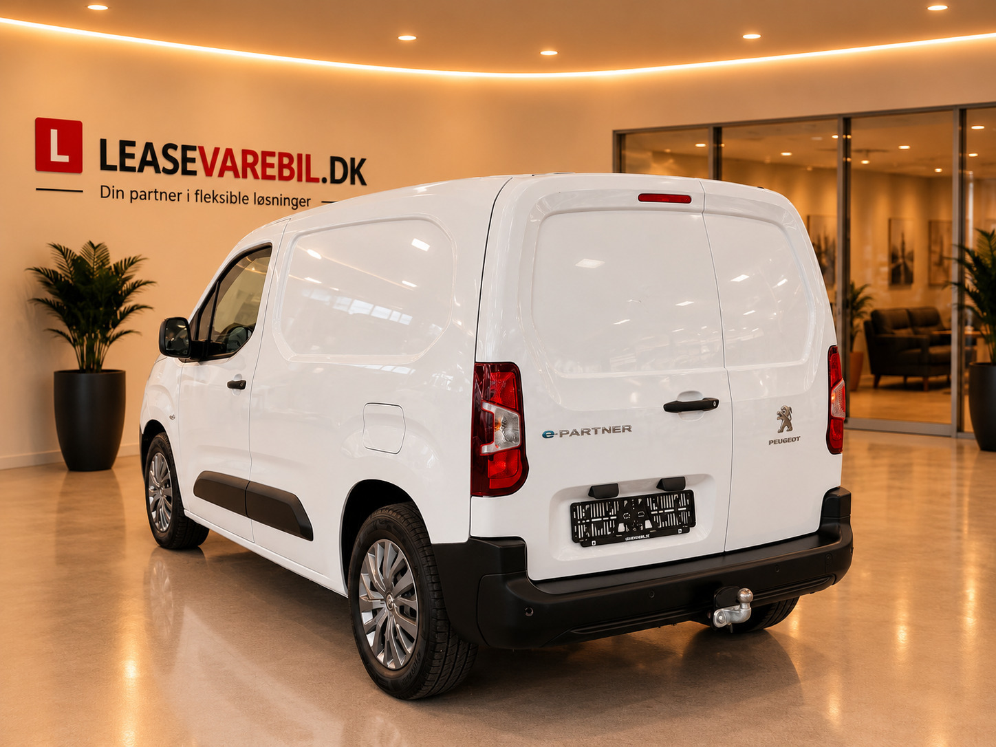 Hvid Peugeot e-Partner fra 2022