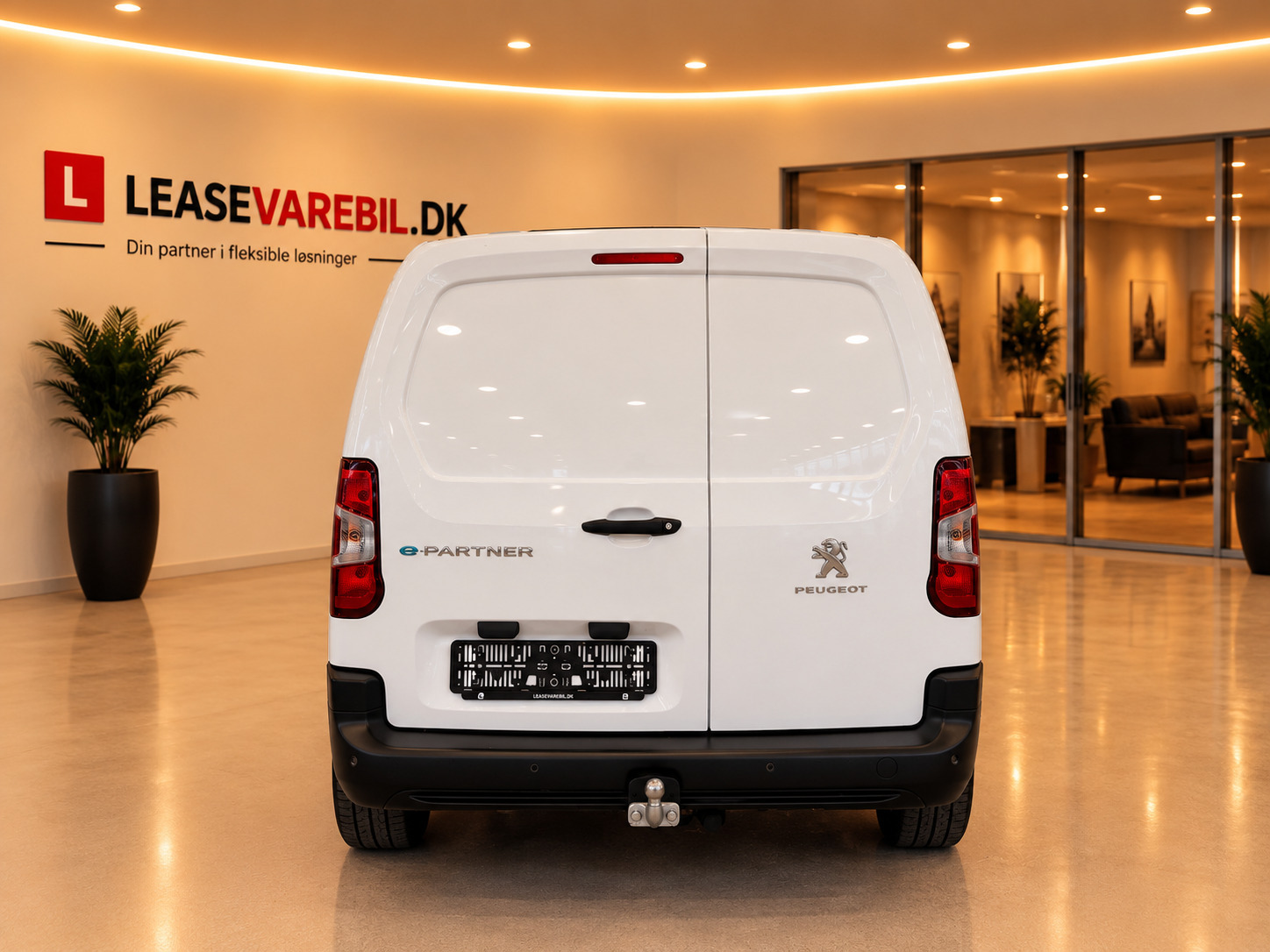 Hvid Peugeot e-Partner fra 2022