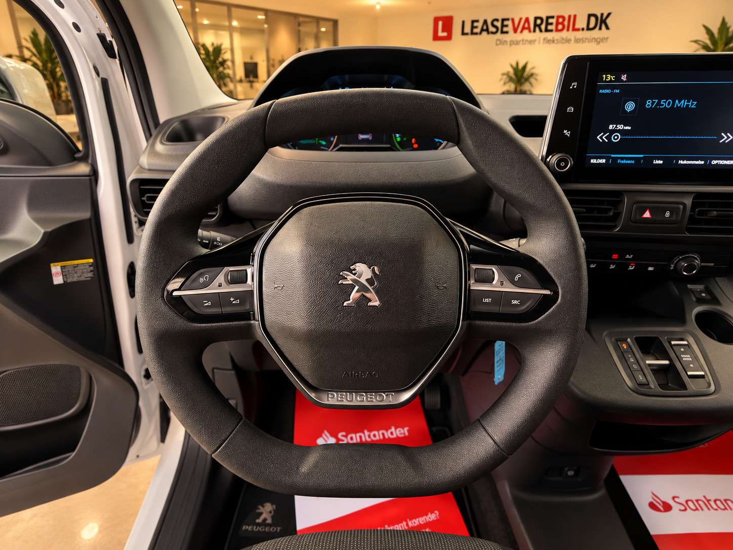 Hvid Peugeot e-Partner fra 2022