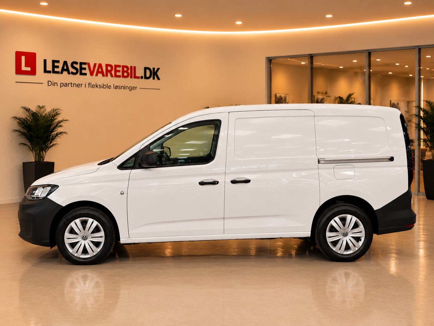 Hvid VW Caddy Maxi fra 2022