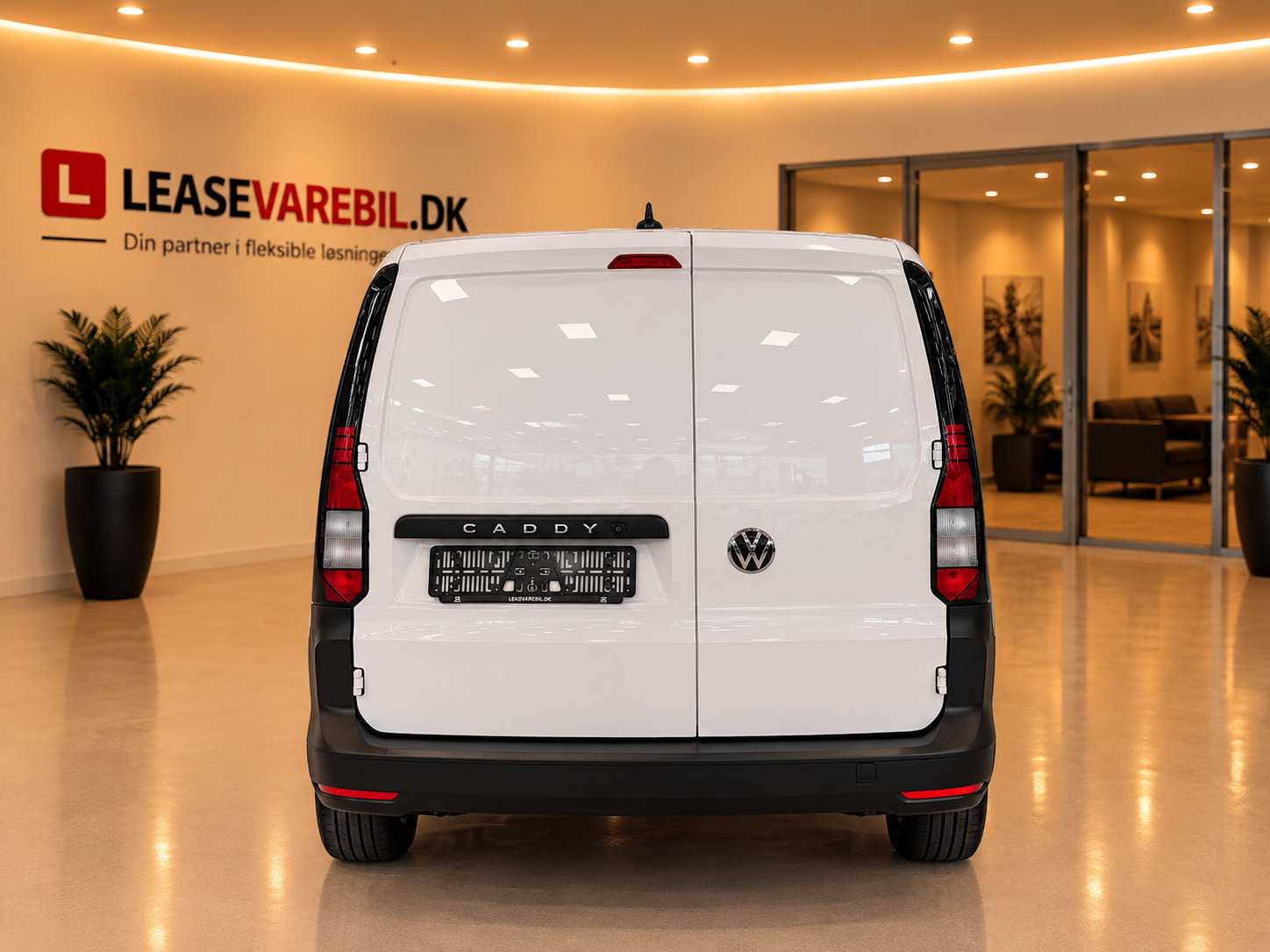 Hvid VW Caddy Maxi fra 2022