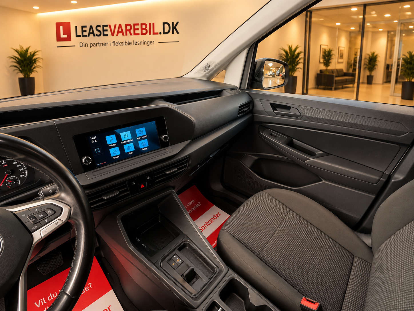 Hvid VW Caddy Maxi fra 2022