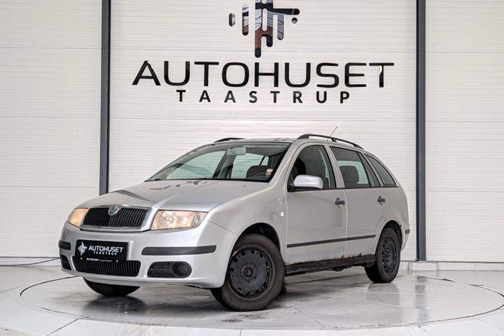 Sølv Skoda Fabia fra 2006