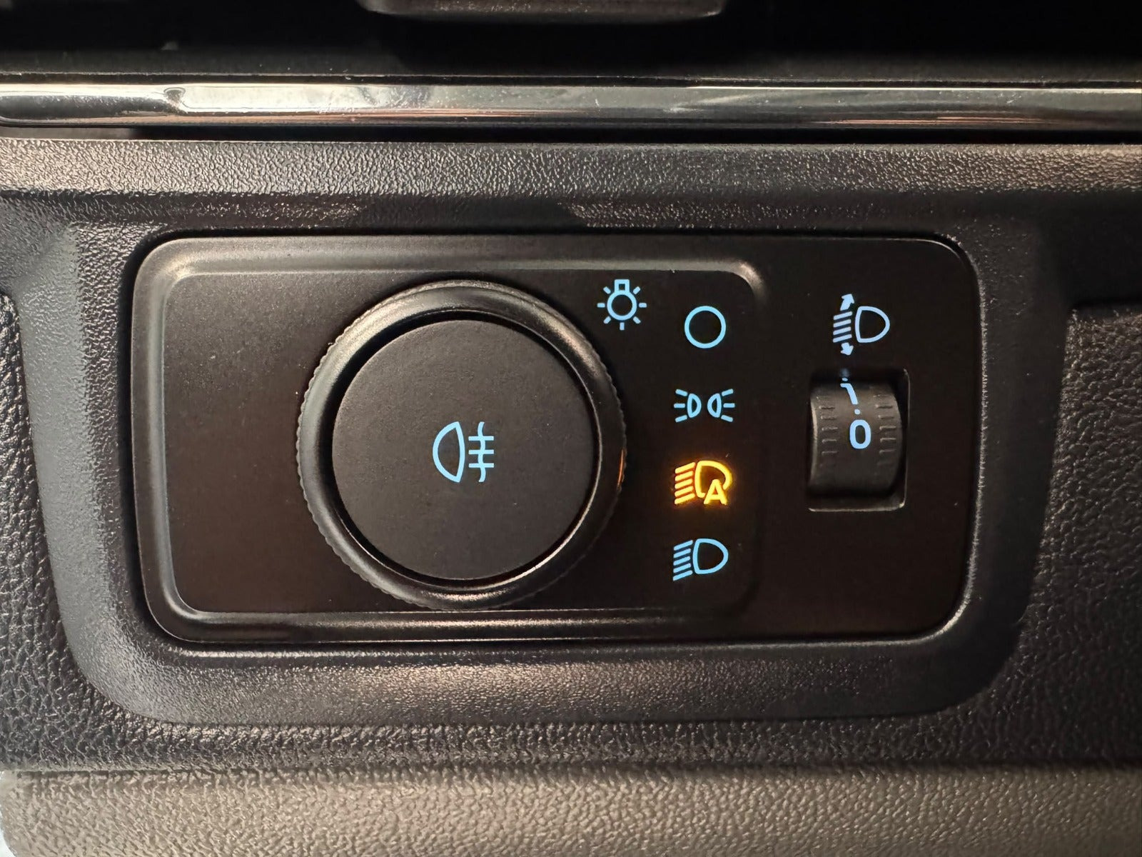 Hvid Ford E-Transit Custom 320 L1 fra 2026