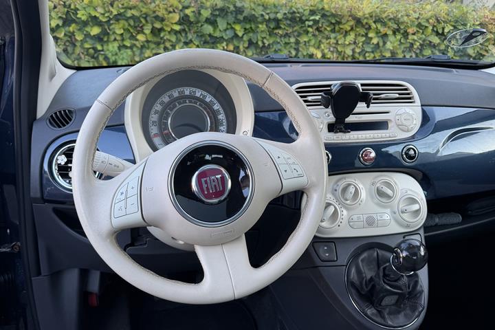 Blå Fiat 500 fra 2008