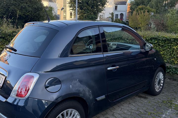 Blå Fiat 500 fra 2008