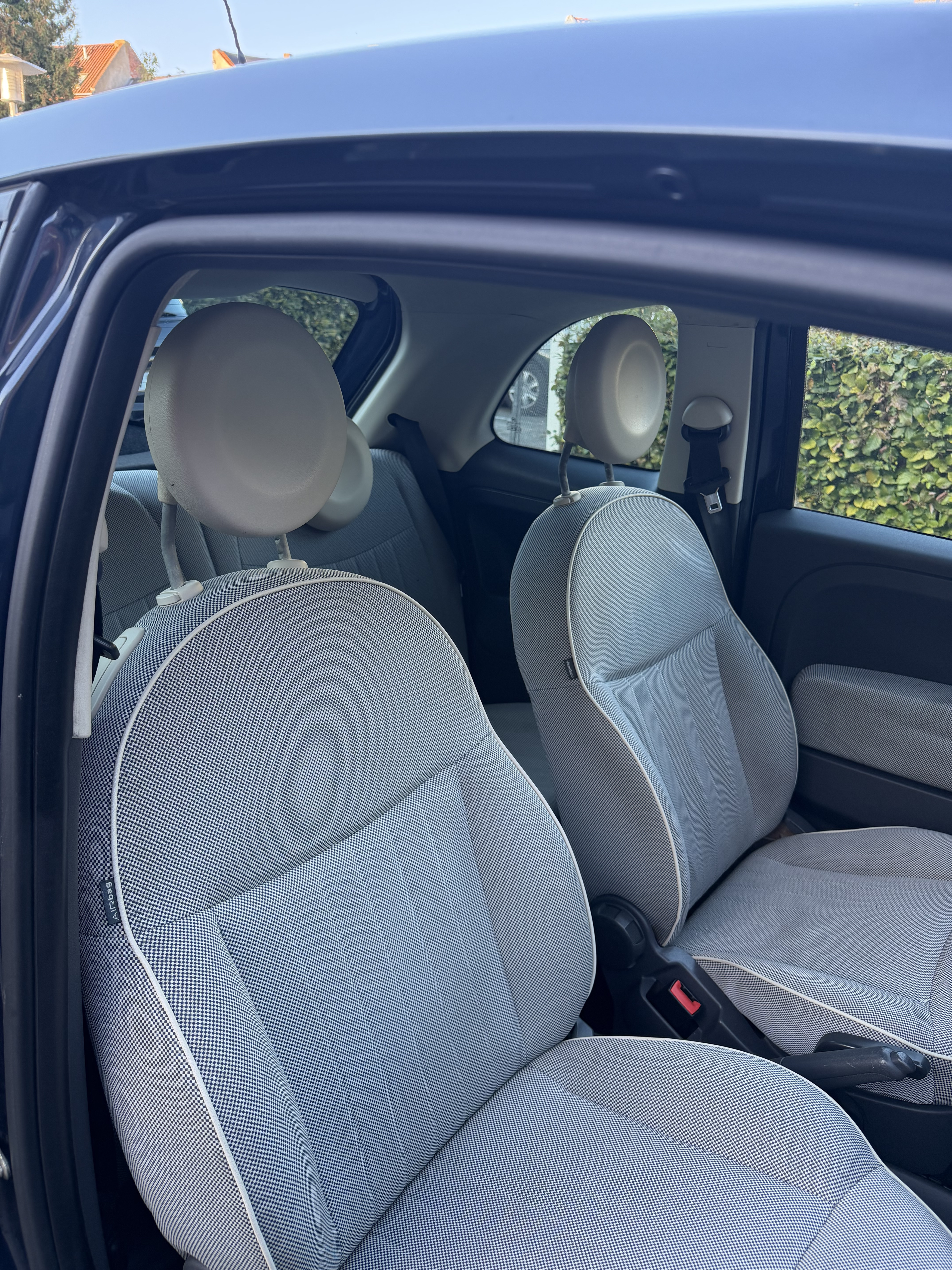 Blå Fiat 500 fra 2008