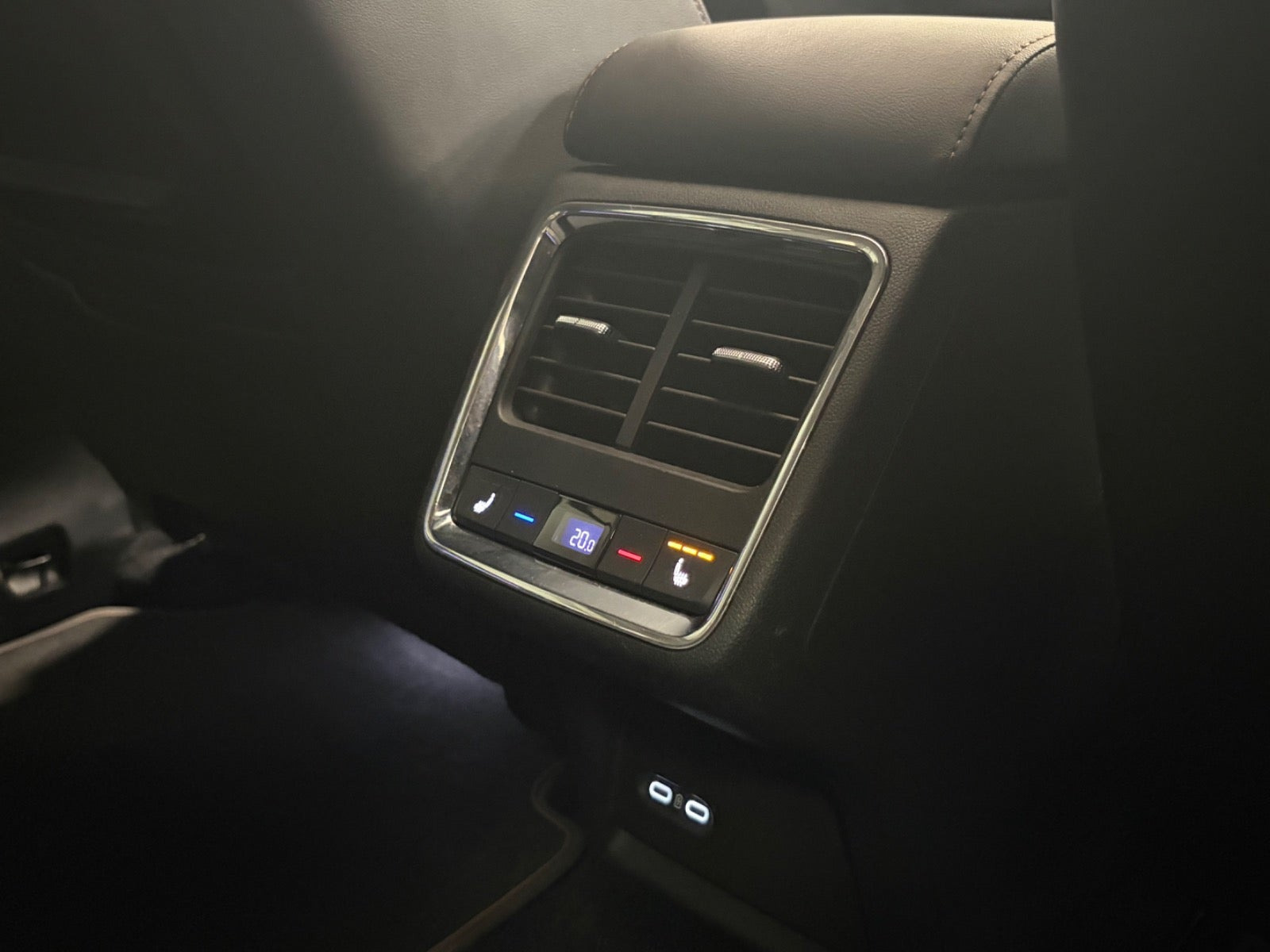 Sølv Skoda Enyaq fra 2021
