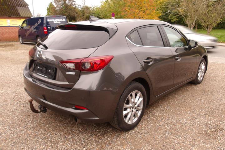 Grå Mazda 3 fra 2017
