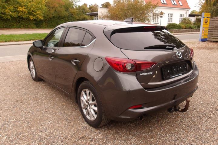 Grå Mazda 3 fra 2017
