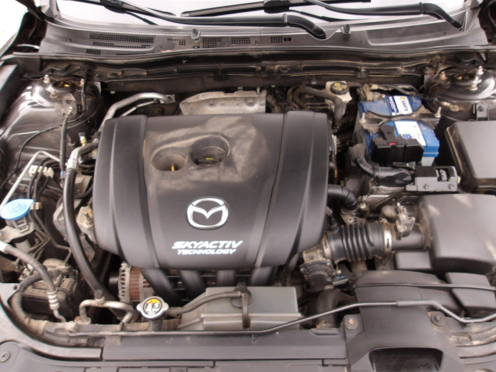 Grå Mazda 3 fra 2017