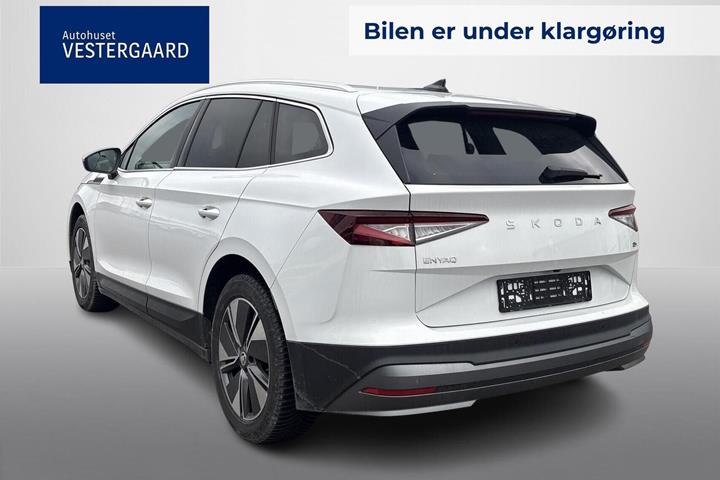Beige Skoda Enyaq fra 2025