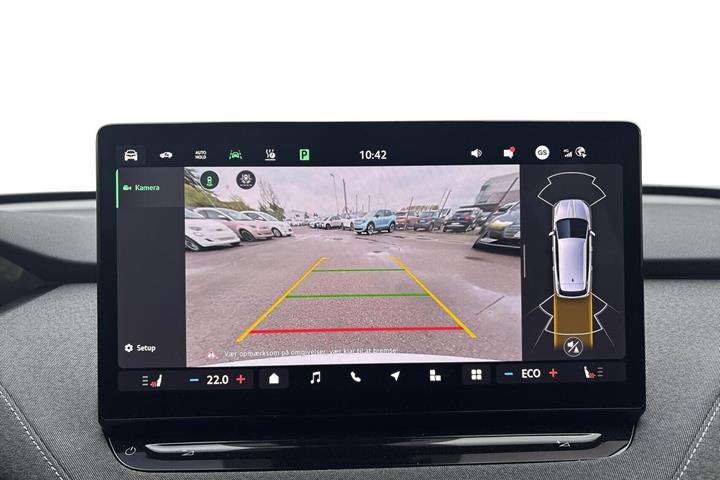 Beige Skoda Enyaq fra 2025