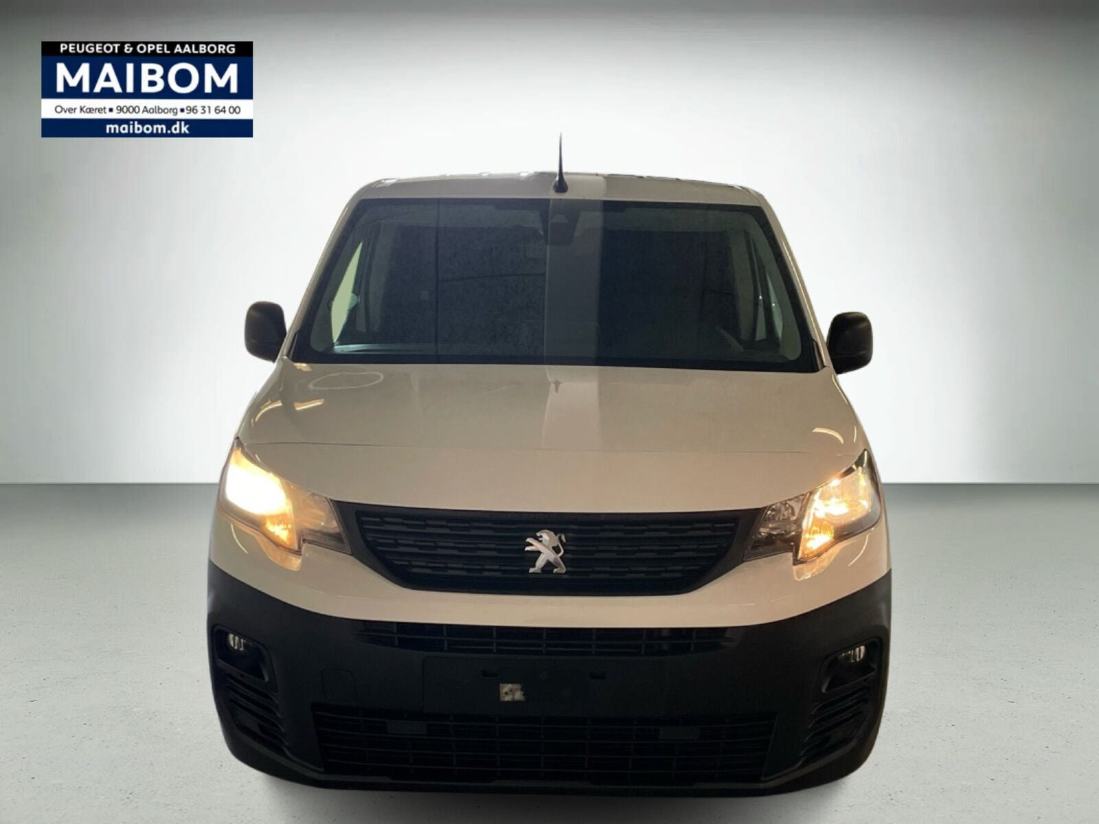 Hvid Peugeot Partner fra 2020