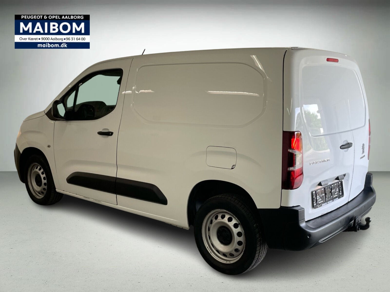 Hvid Peugeot Partner fra 2020