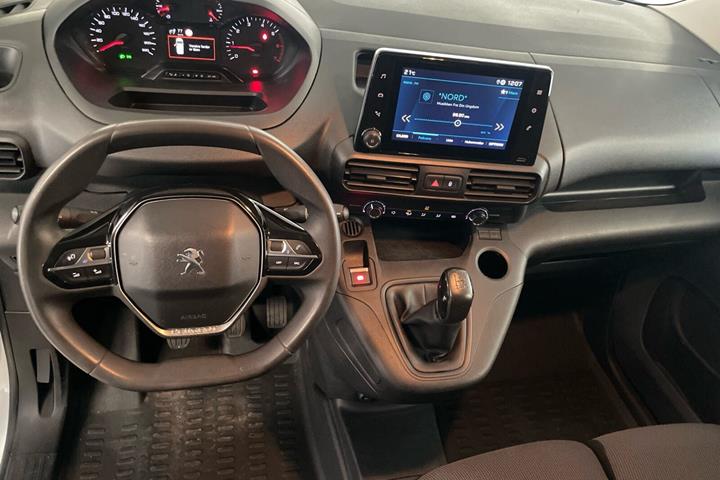 Hvid Peugeot Partner fra 2020
