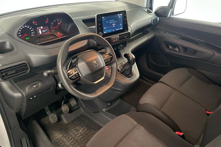Hvid Peugeot Partner fra 2020