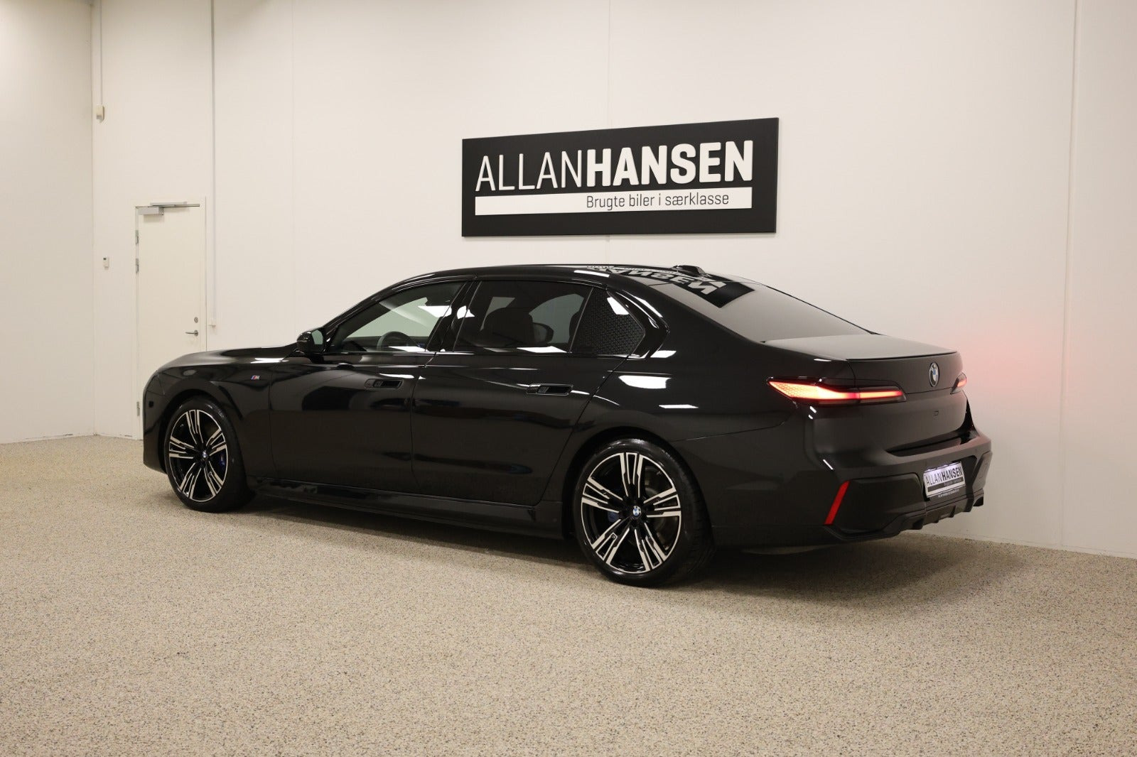 Sort BMW i7 fra 2024