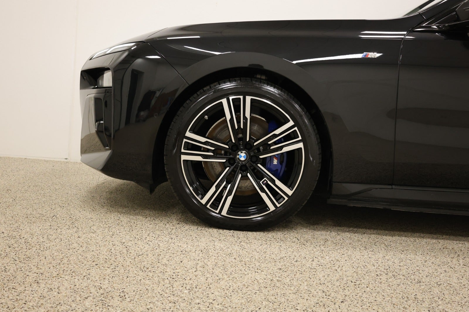 Sort BMW i7 fra 2024