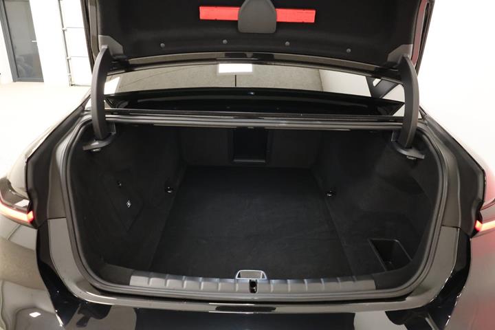 Sort BMW i7 fra 2024