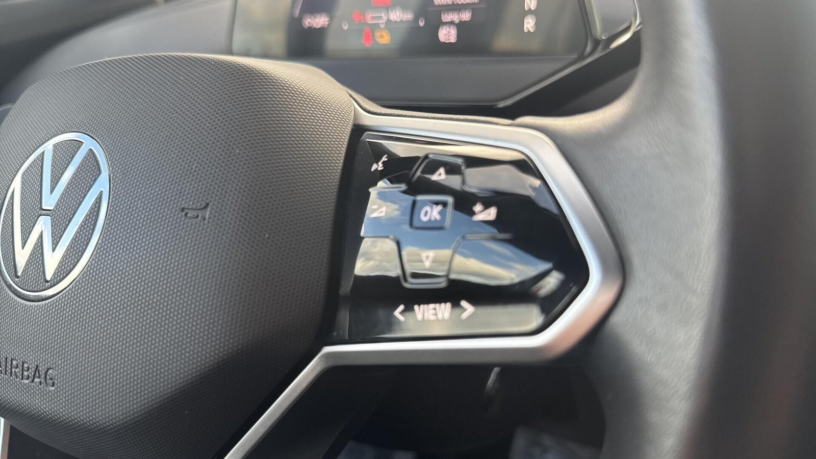 Blå VW ID.4 fra 2023