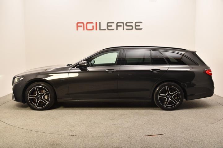 Grå Mercedes E300 de fra 2021