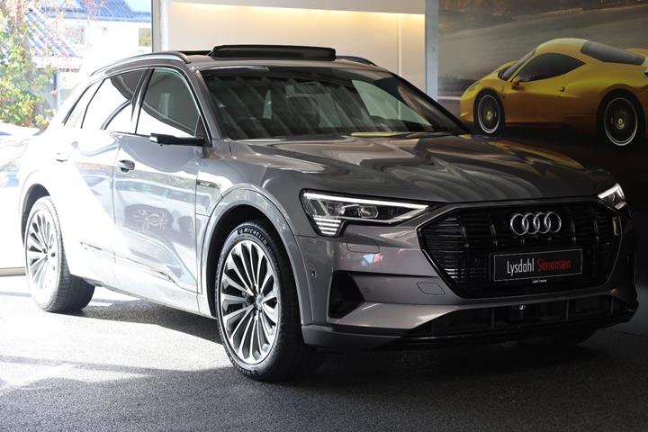 Grå Audi e-tron fra 2019