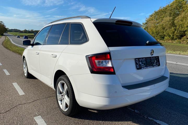 Hvid Skoda Fabia fra 2016