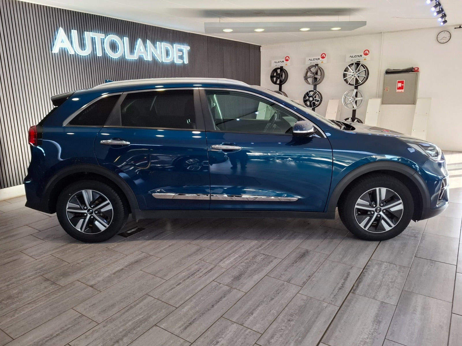 Blå Kia Niro fra 2020